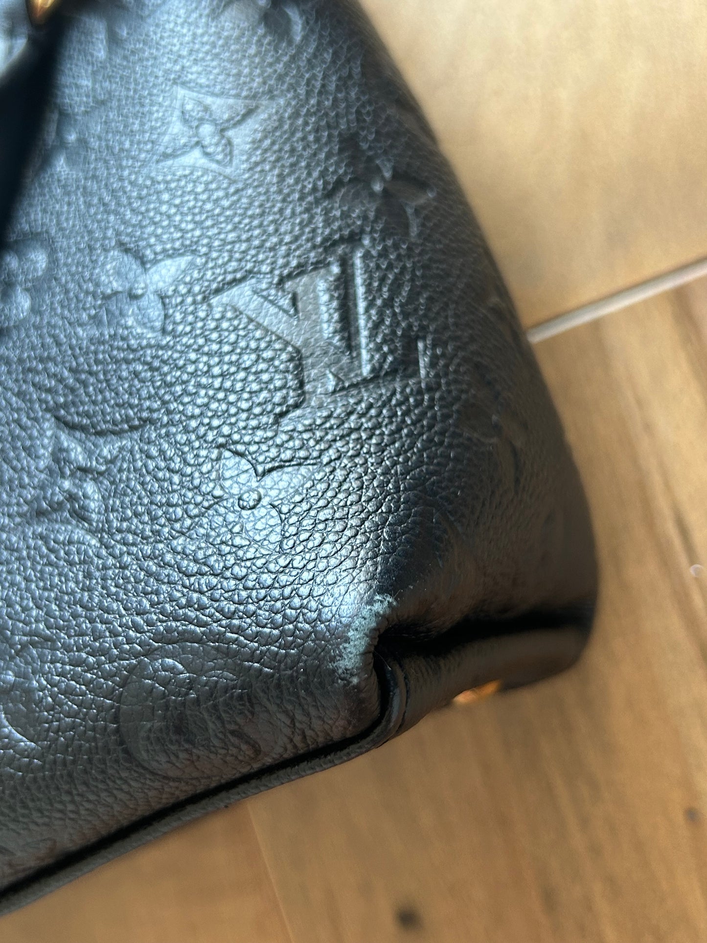 Preloved Louis Vuitton V Tote BB