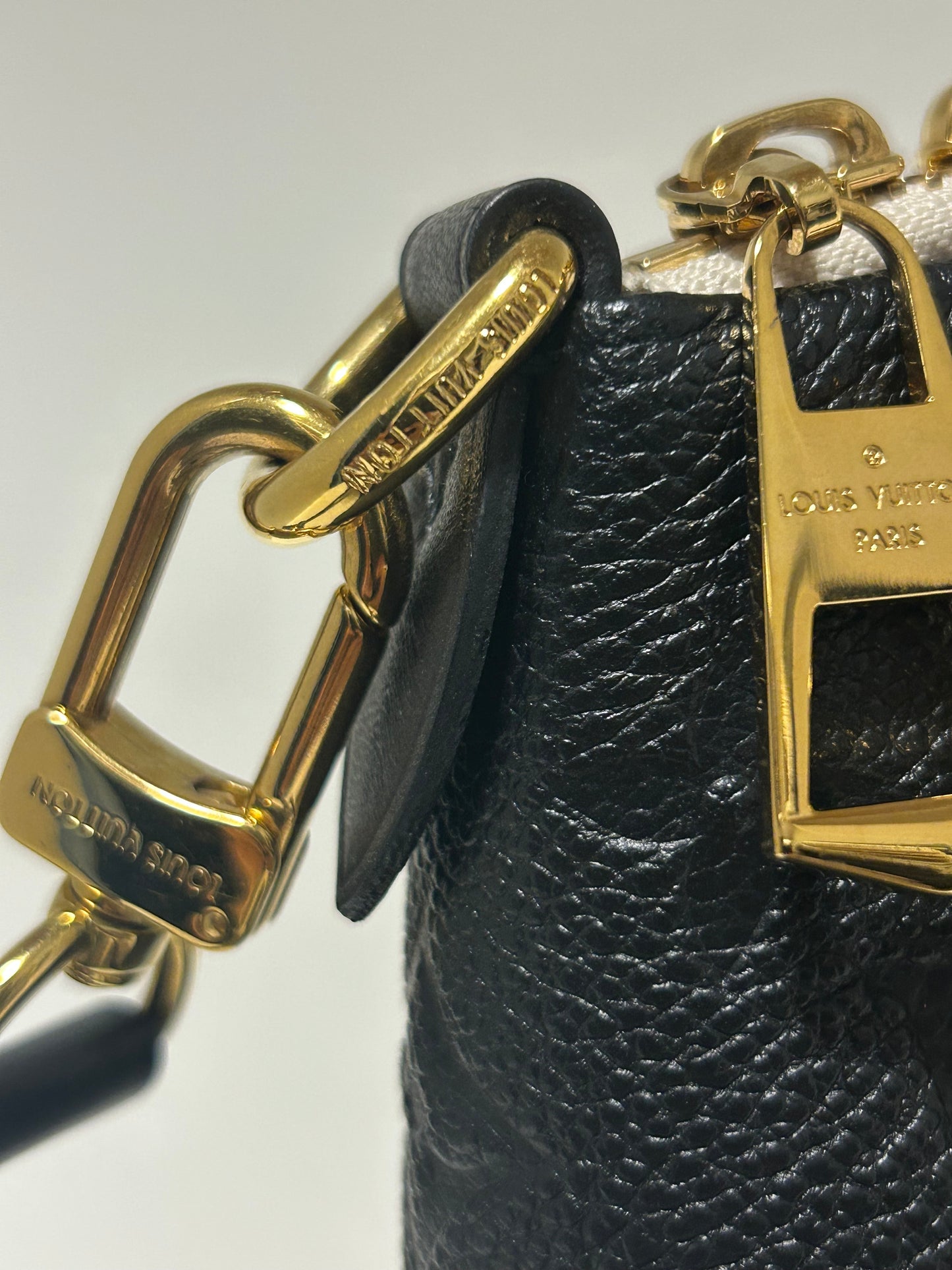 Preloved Louis Vuitton V Tote BB