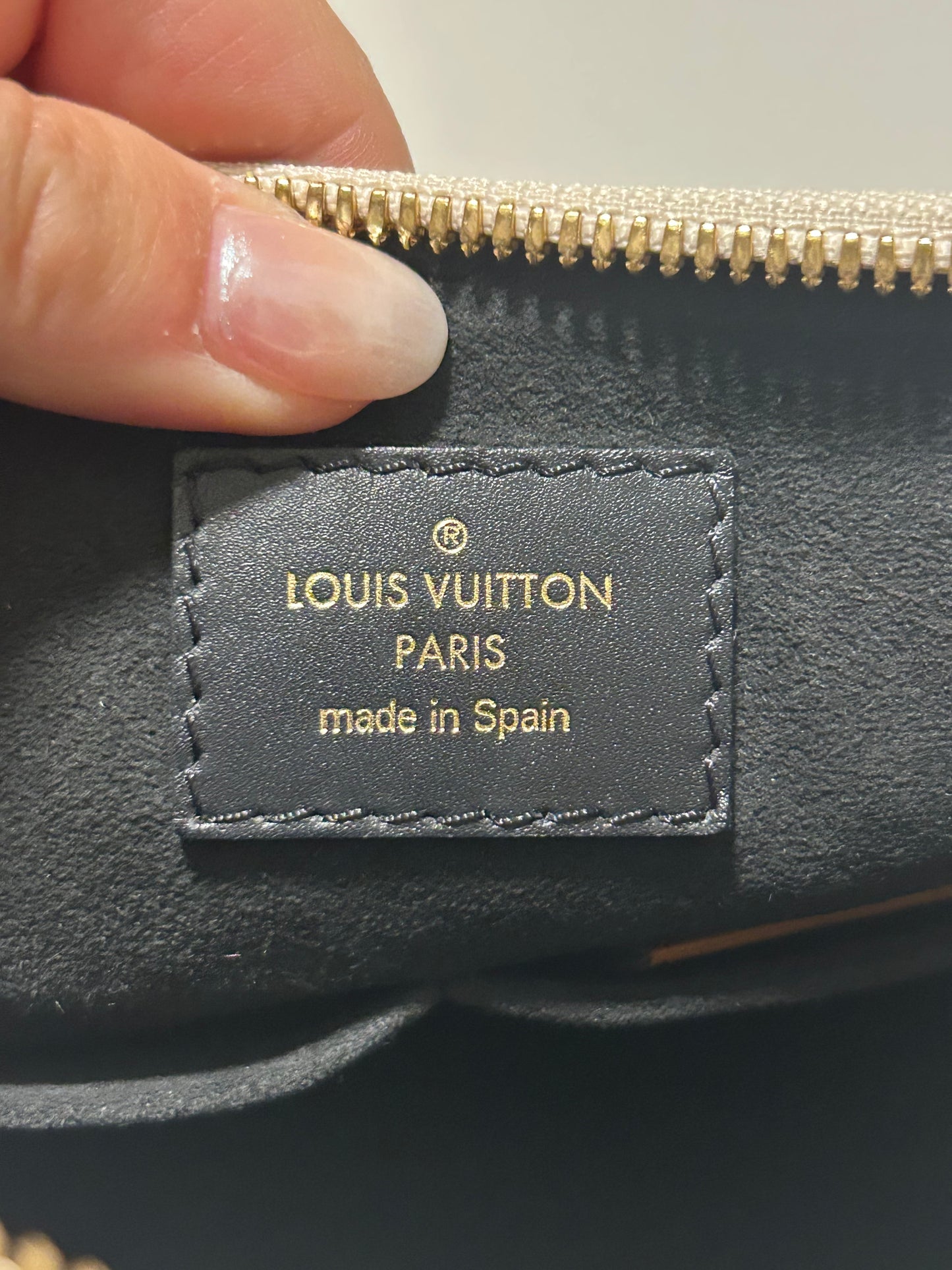 Preloved Louis Vuitton V Tote BB