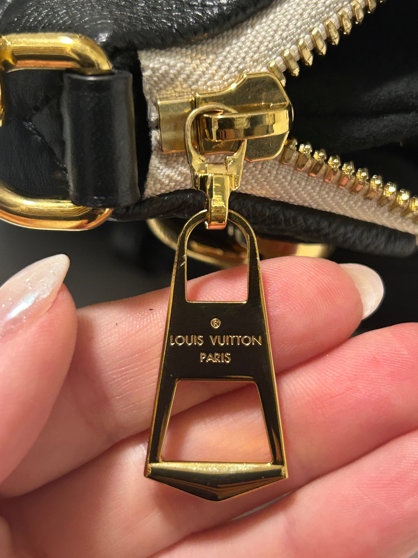 Preloved Louis Vuitton V Tote BB
