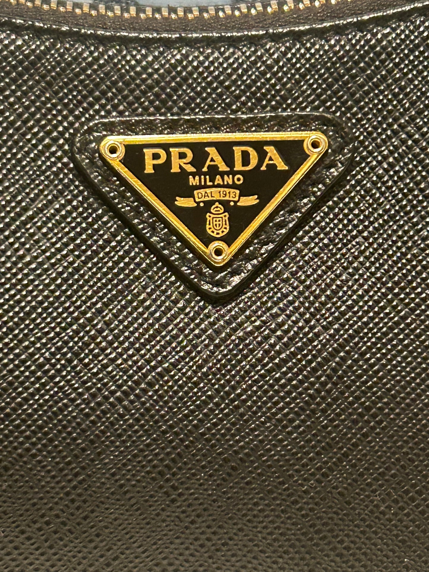 Prada Re Edition 2005 Preloved