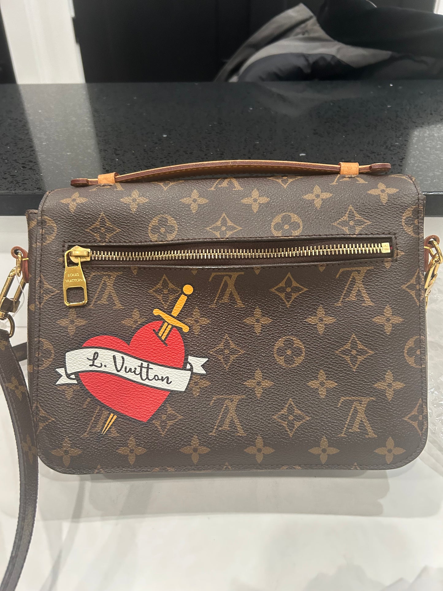 Authentic Monogram Patches Pochette Métis