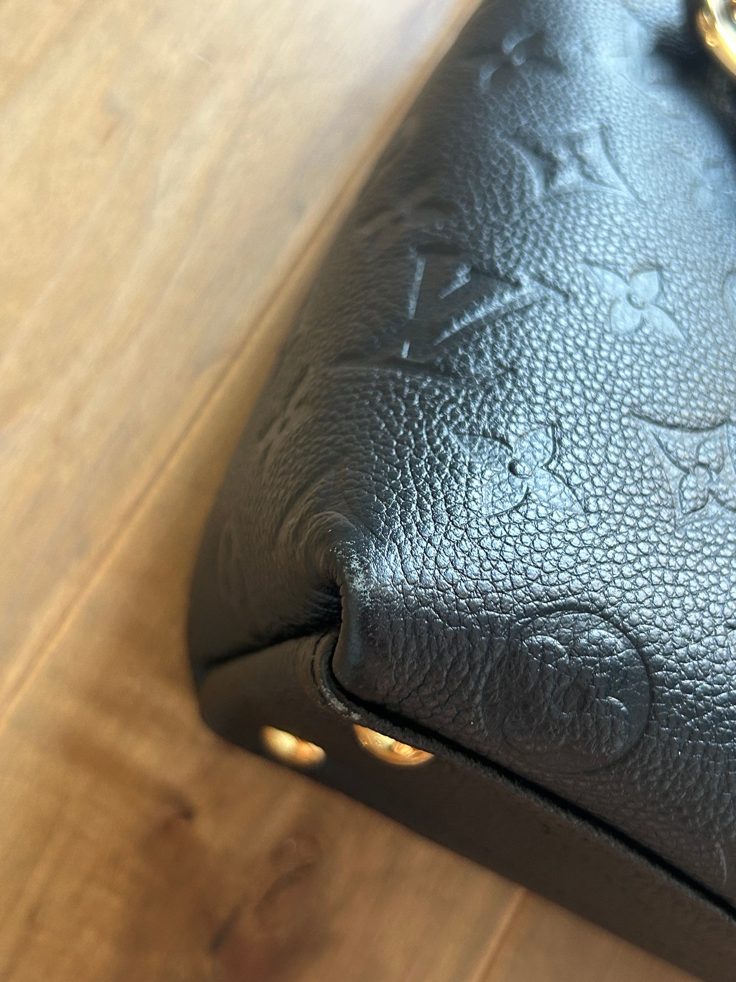 Preloved Louis Vuitton V Tote BB