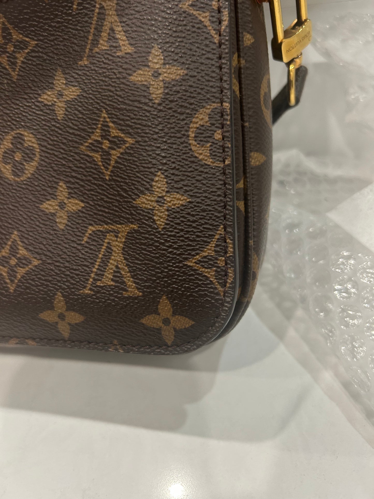 Authentic Monogram Patches Pochette Métis