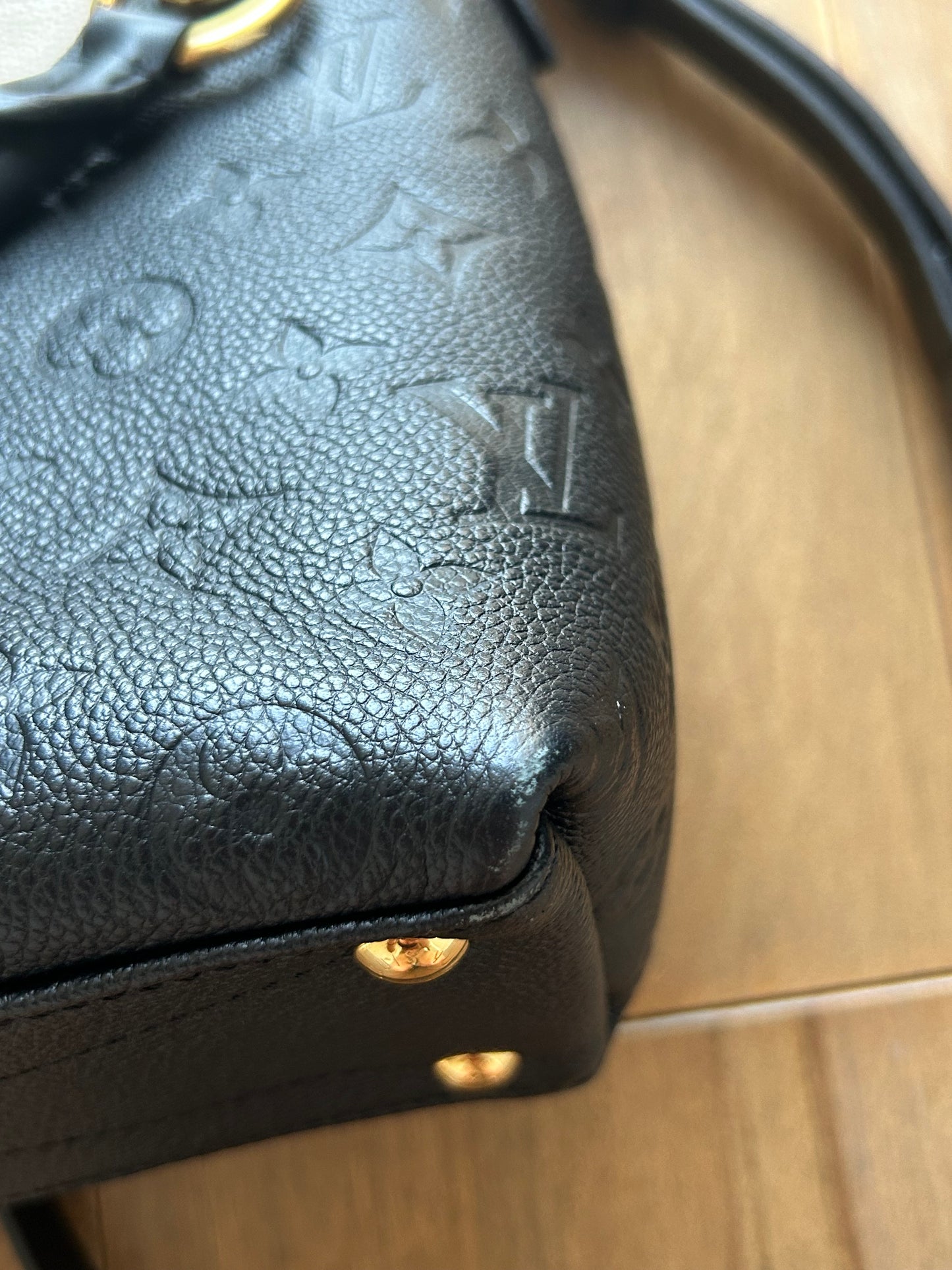 Preloved Louis Vuitton V Tote BB