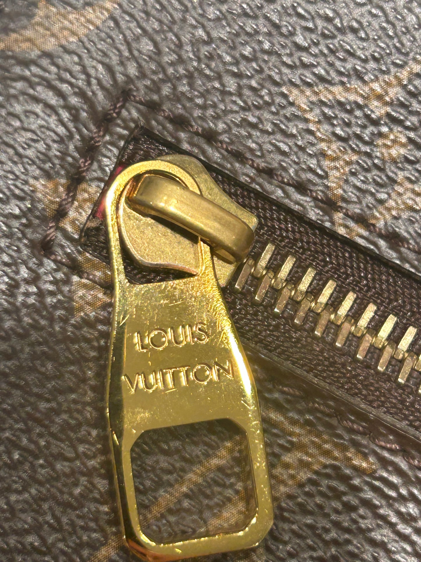 Authentic Monogram Patches Pochette Métis