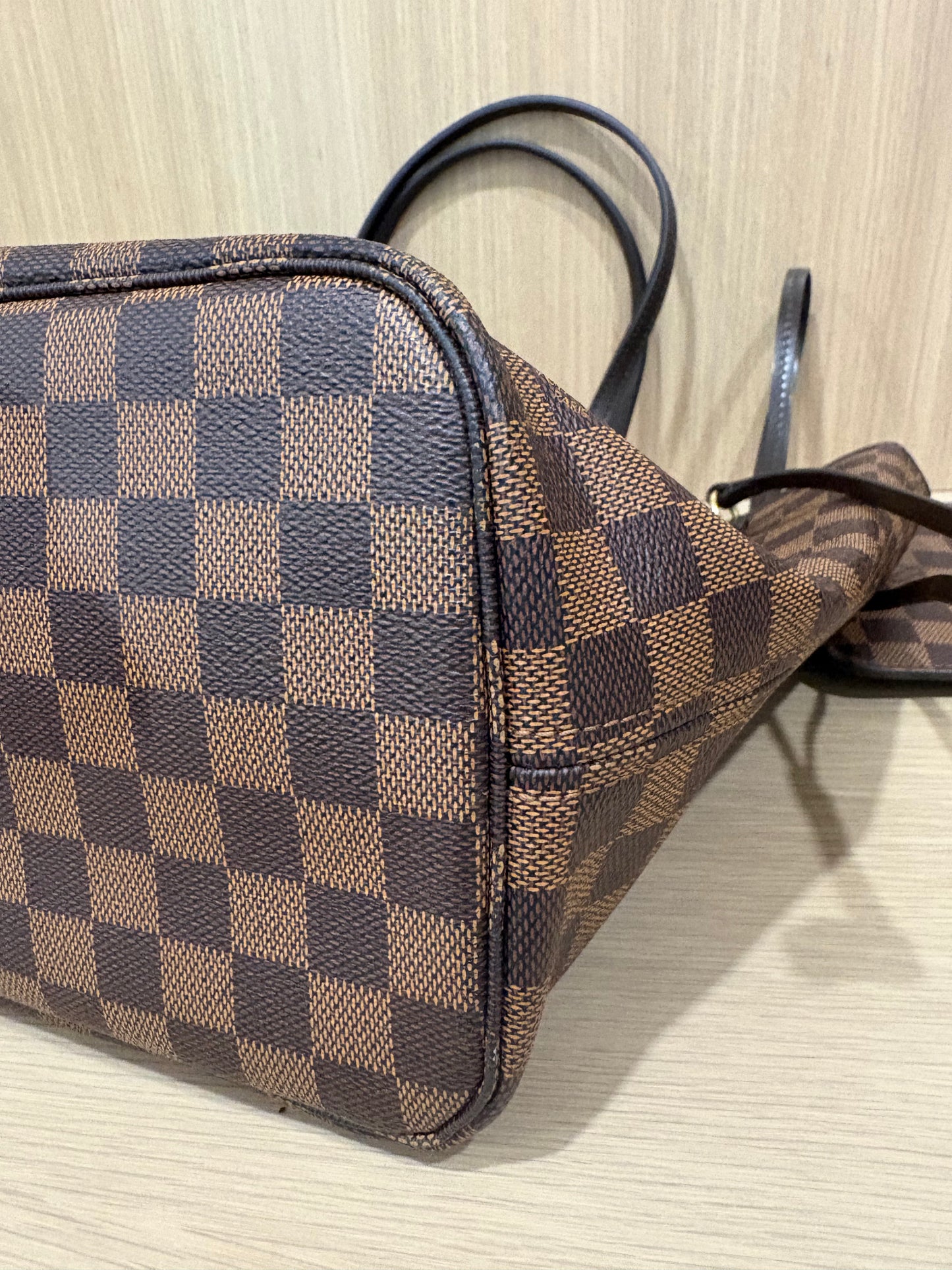 Louis Vuitton Neverfull MM with pouch