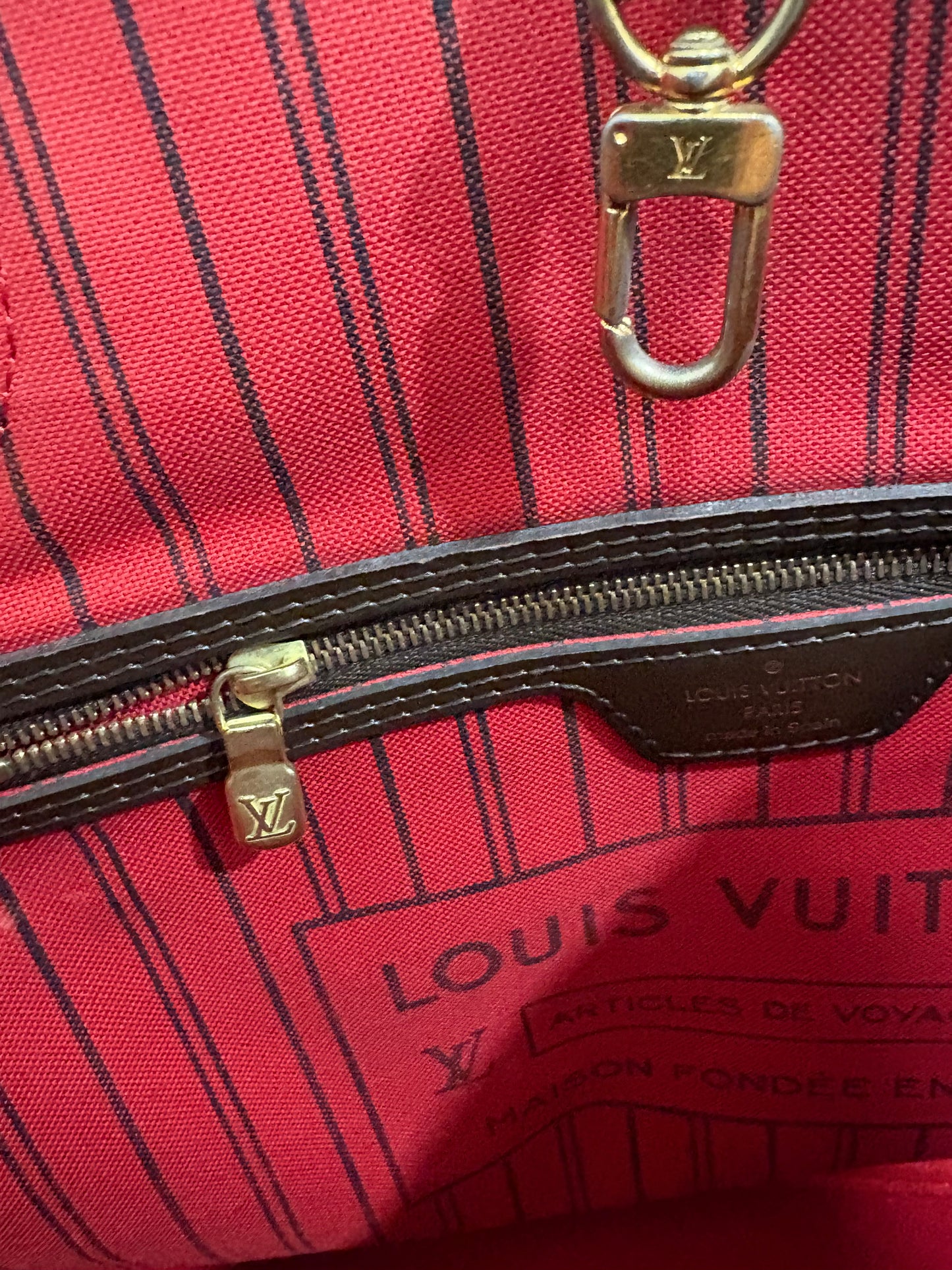 Louis Vuitton Neverfull MM with pouch