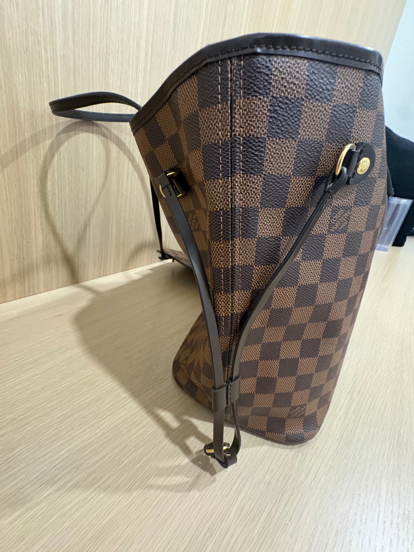 Louis Vuitton Neverfull MM with pouch