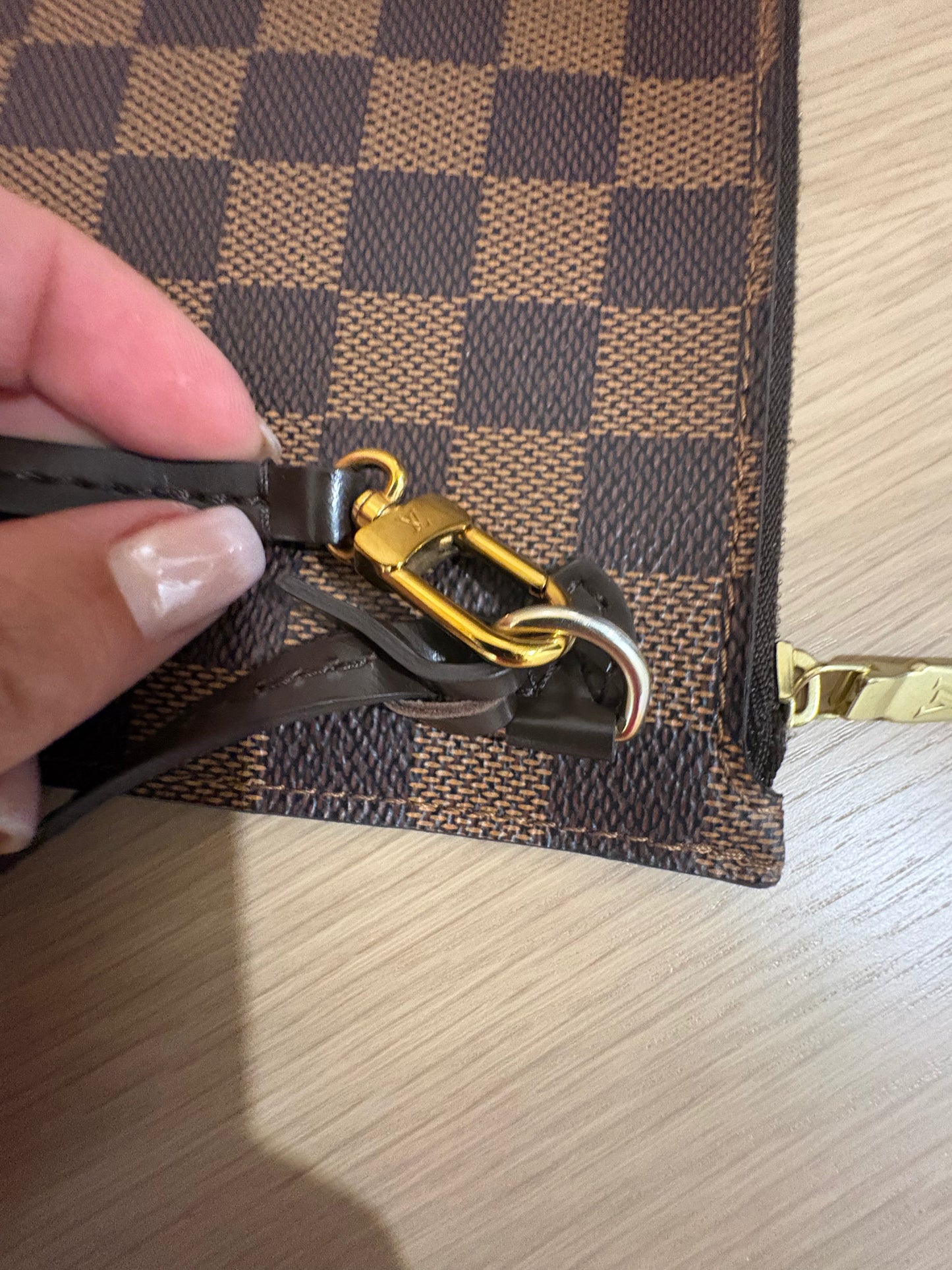 Louis Vuitton Neverfull MM with pouch