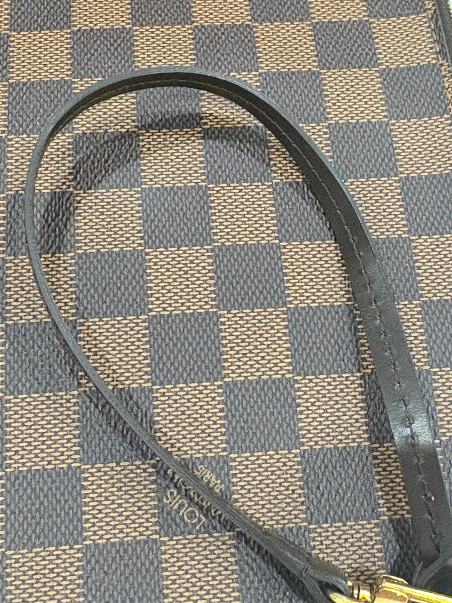 Louis Vuitton Neverfull MM with pouch